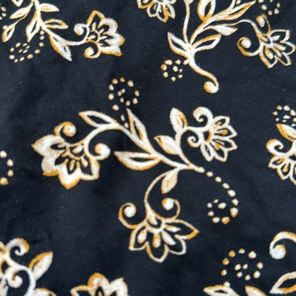 Black and gold Susan Graver top size xs - Picture 5 of 6